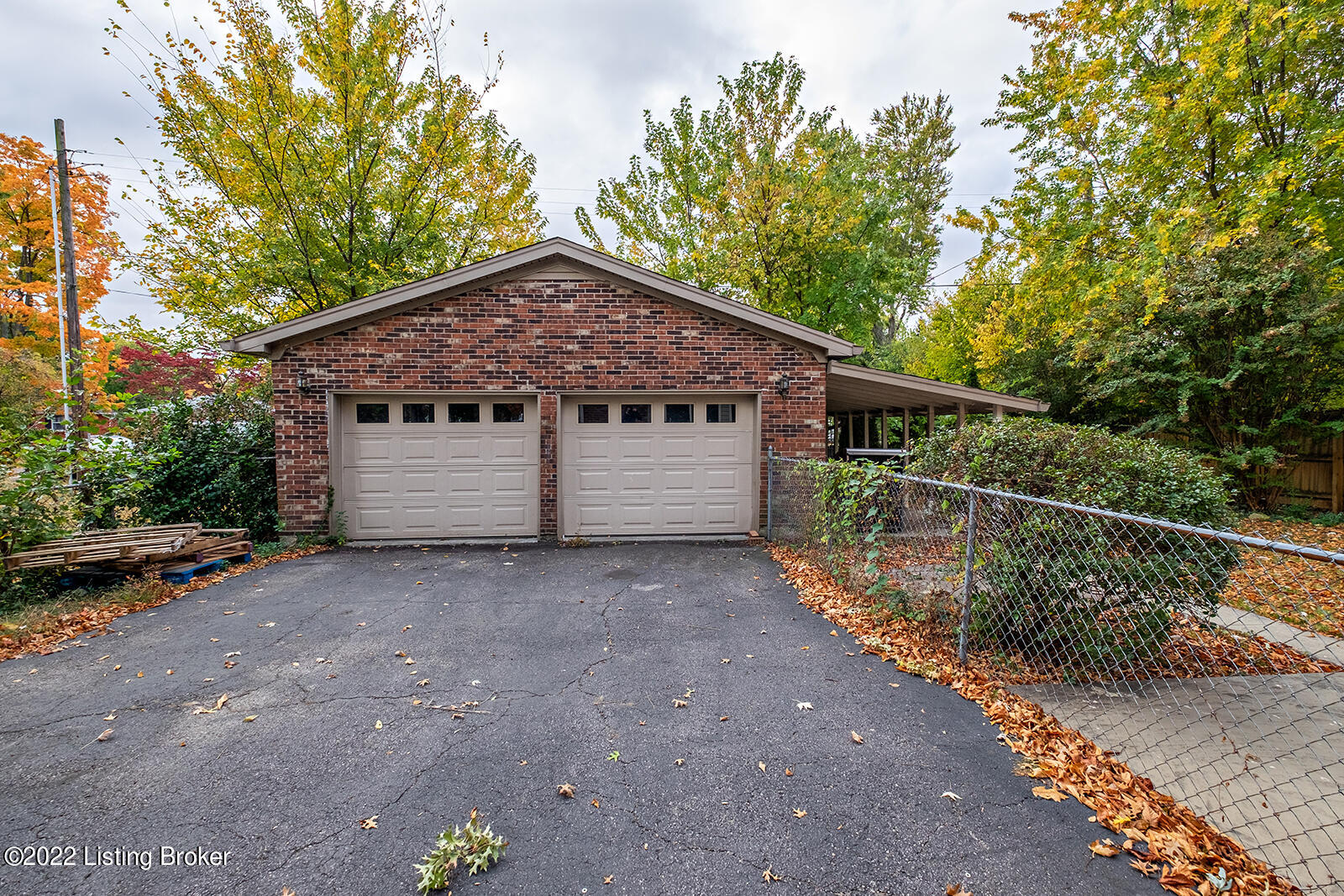 4512 Fox Run Road Louisville, KY 40207 - Photo 59 of 66 0063