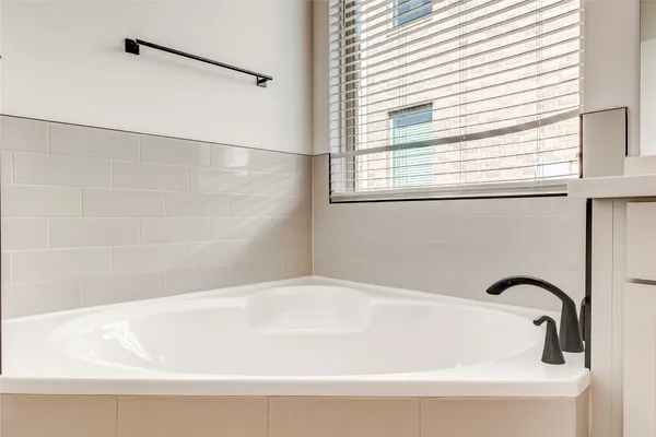 $2,349 | 2824 Stone Branch Drive, Leander, TX 78641