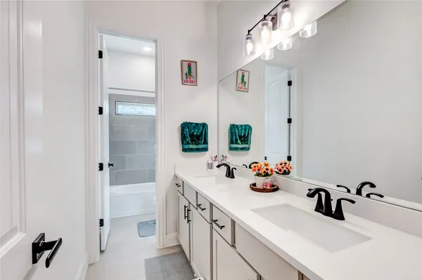 $2,349 | 2824 Stone Branch Drive, Leander, TX 78641