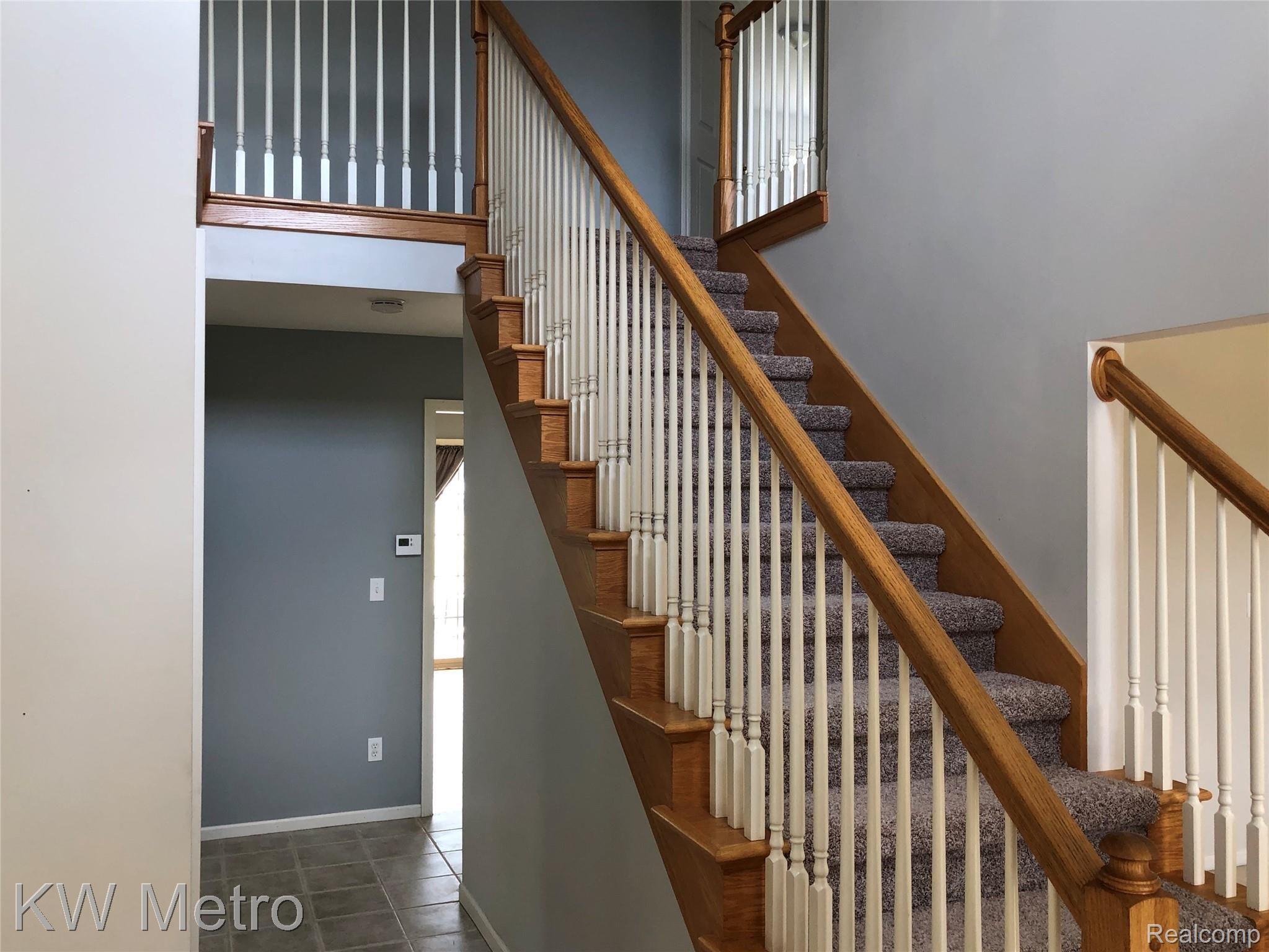 1421 Reid Road Grand Blanc, MI 48439 - Photo 2 of 32 Foyer