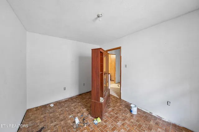 $149,900 | 176 Pearly Ward Lane, Caryville, TN 37714