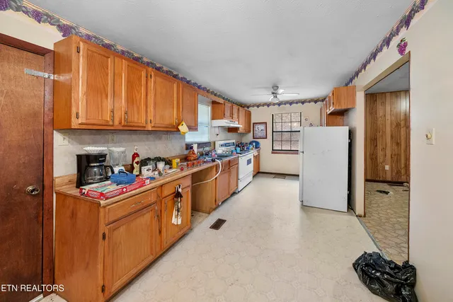 $149,900 | 176 Pearly Ward Lane, Caryville, TN 37714