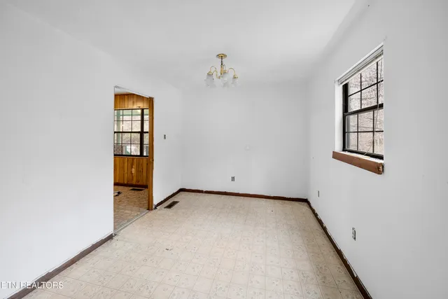 $149,900 | 176 Pearly Ward Lane, Caryville, TN 37714