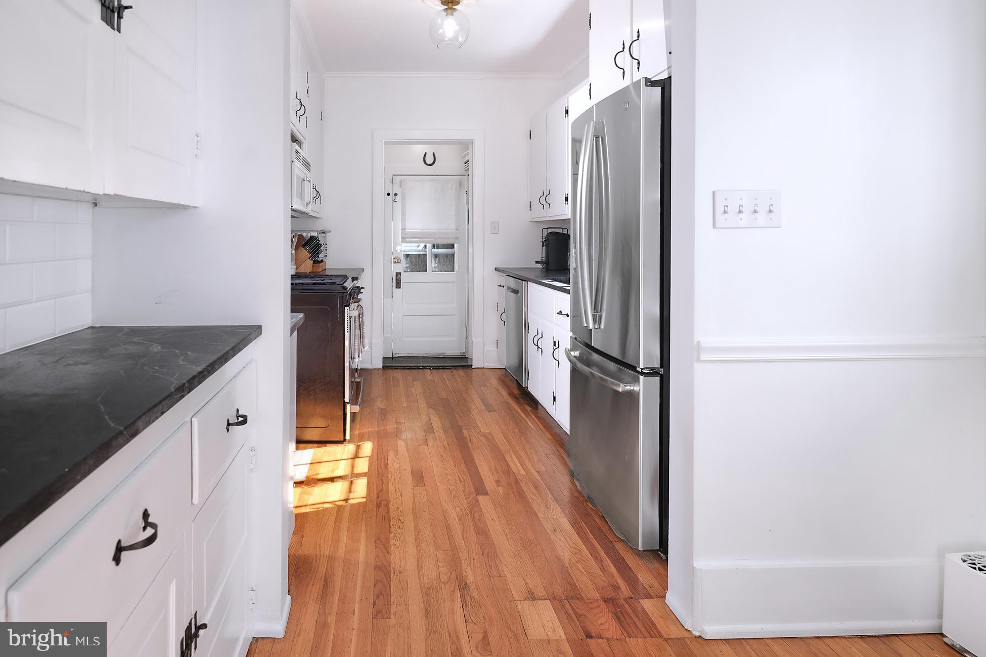 112 King George Road Pennington, NJ 08534 - Photo 12 of 29