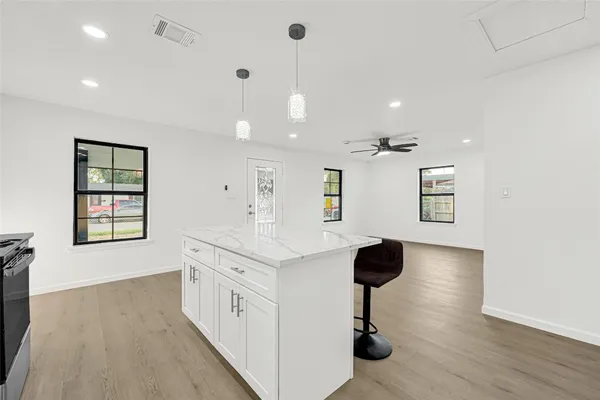 $1,800 | 1426 17th Street, Galena Park, TX 77547