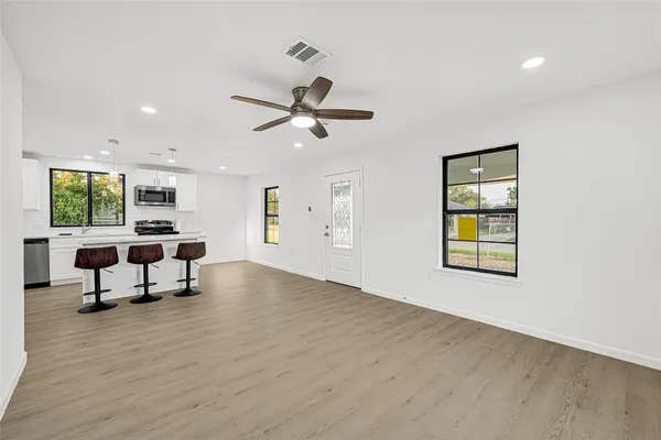 $1,800 | 1426 17th Street, Galena Park, TX 77547