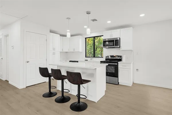 $1,800 | 1426 17th Street, Galena Park, TX 77547