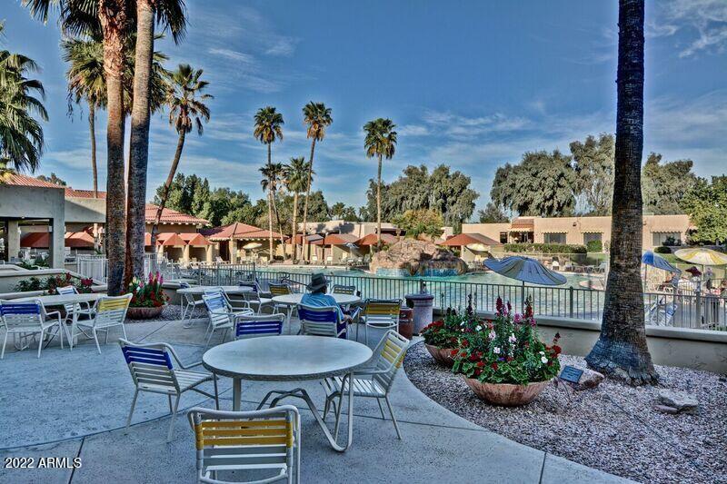 14300 West Bell Road, Unit 152 Surprise, AZ 85374 - Photo 15 of 21 Outdoor Restaurant_pool_fountain