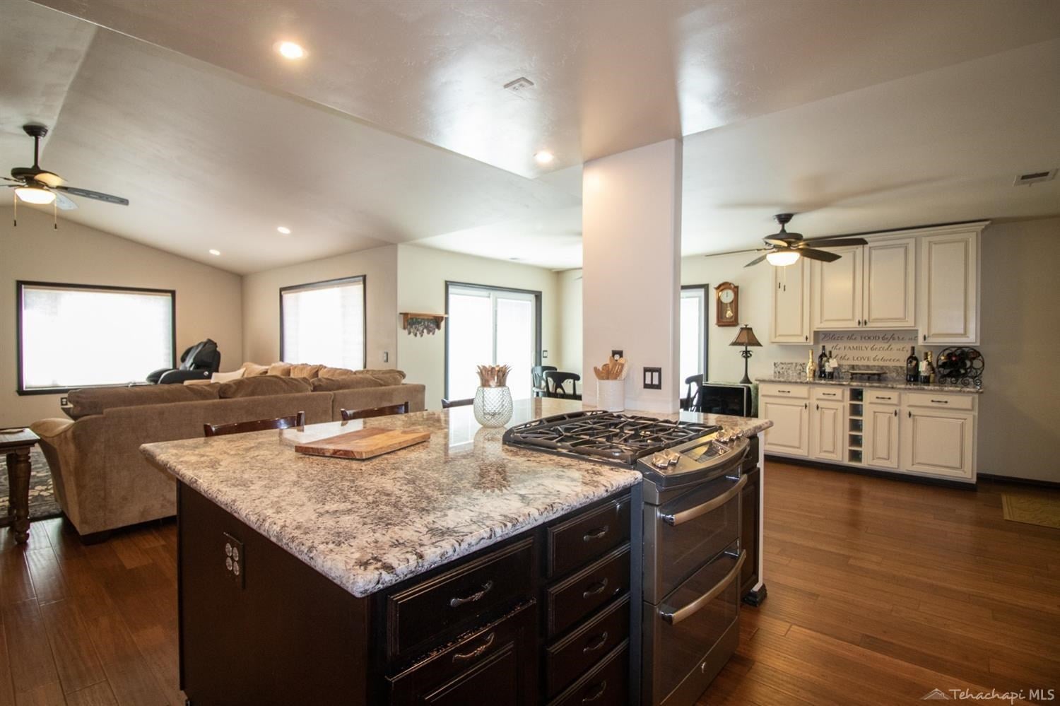 30481 South Lower Valley Road Tehachapi, CA 93561 - Photo 5 of 33 Gallery Image 5