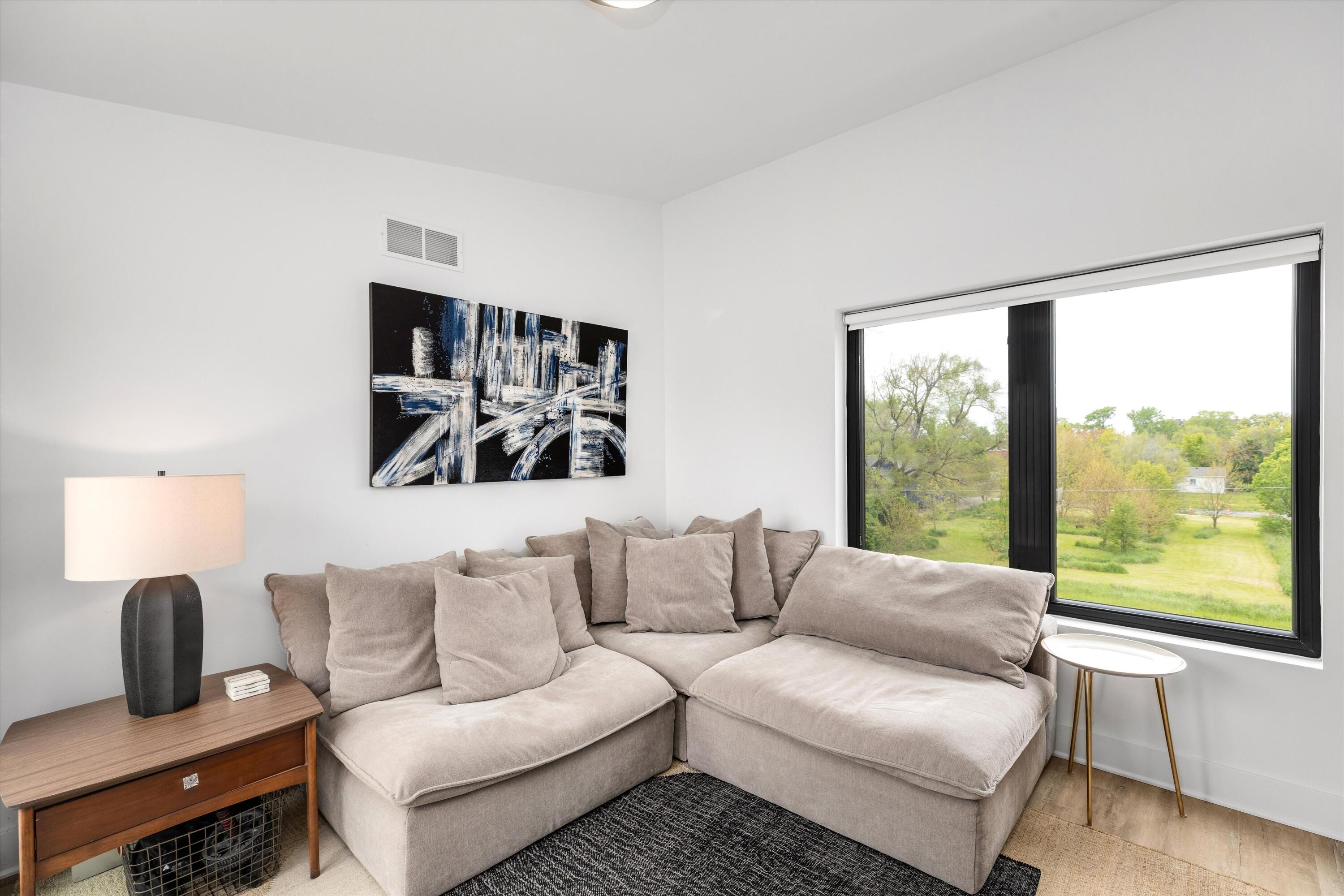 1803 Perry Street, Unit 9 Detroit, MI 48216 - Photo 40 of 56 38-1803 Perry St 0037