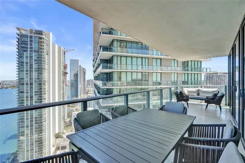 $1,895,000 | 650 Northeast 32nd Street, Unit 3901, Miami, FL 33137