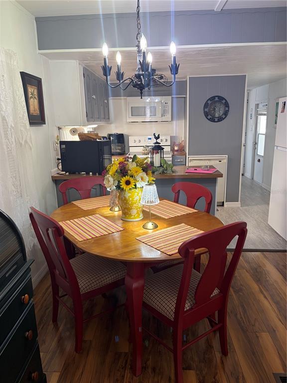 723 Roma Road Venice, FL 34285 - Photo 6 of 32
