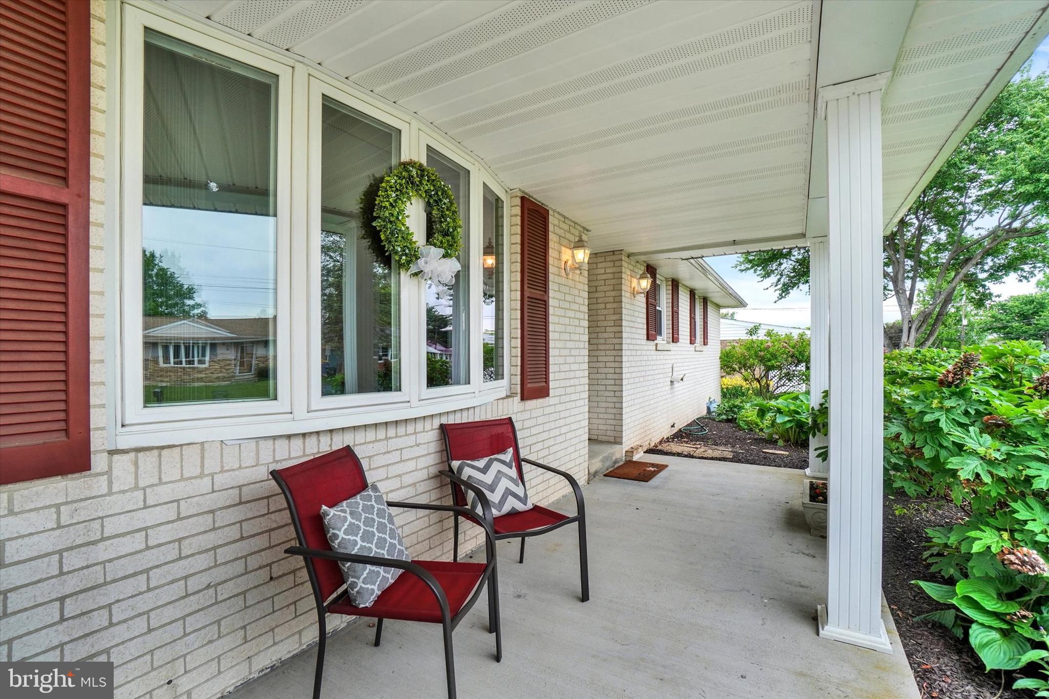 2238 Cedar Road York, PA 17408 - Photo 4 of 32