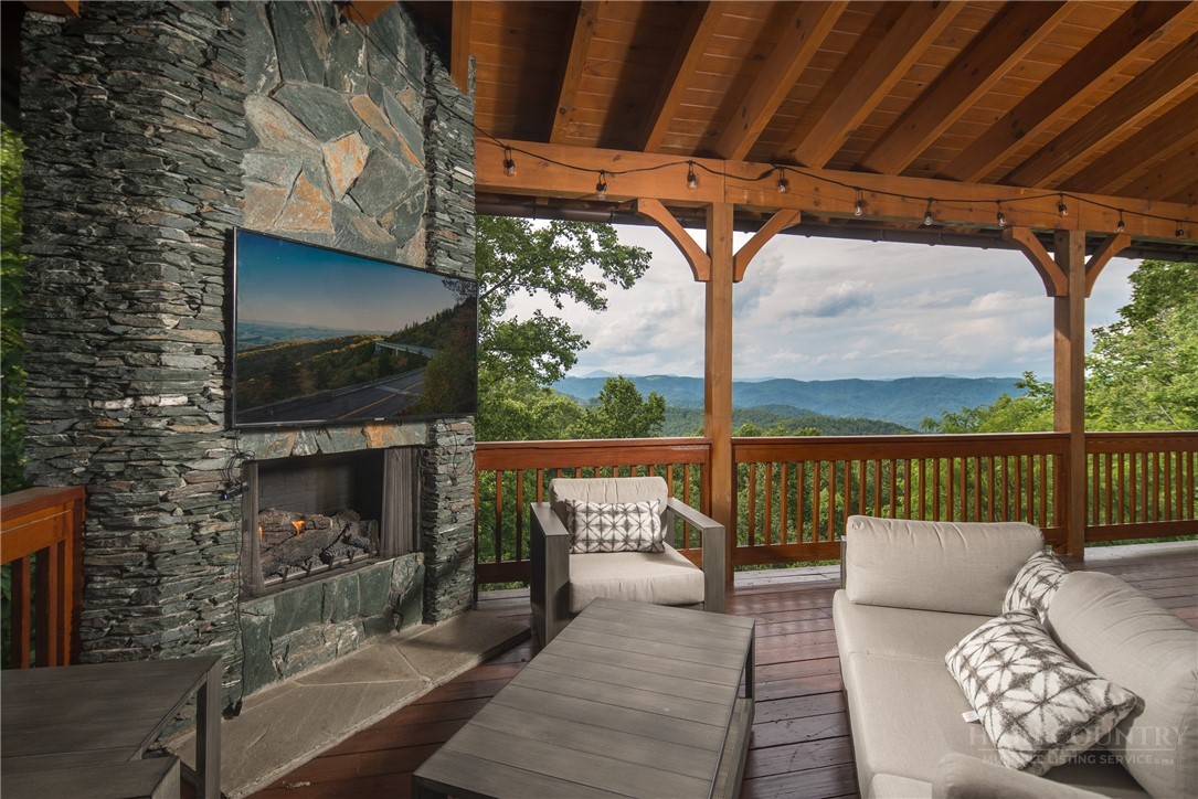 153 Stonecrop Lane Boone, NC 28607 - Photo 7 of 50