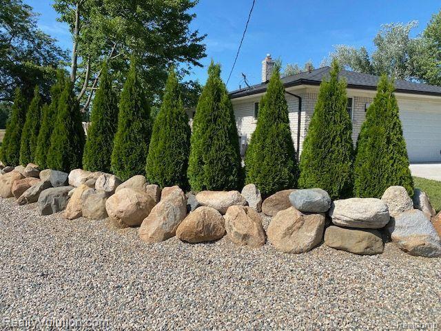 61211 Romeo Plank Road Ray, MI 48096 - Photo 22 of 44