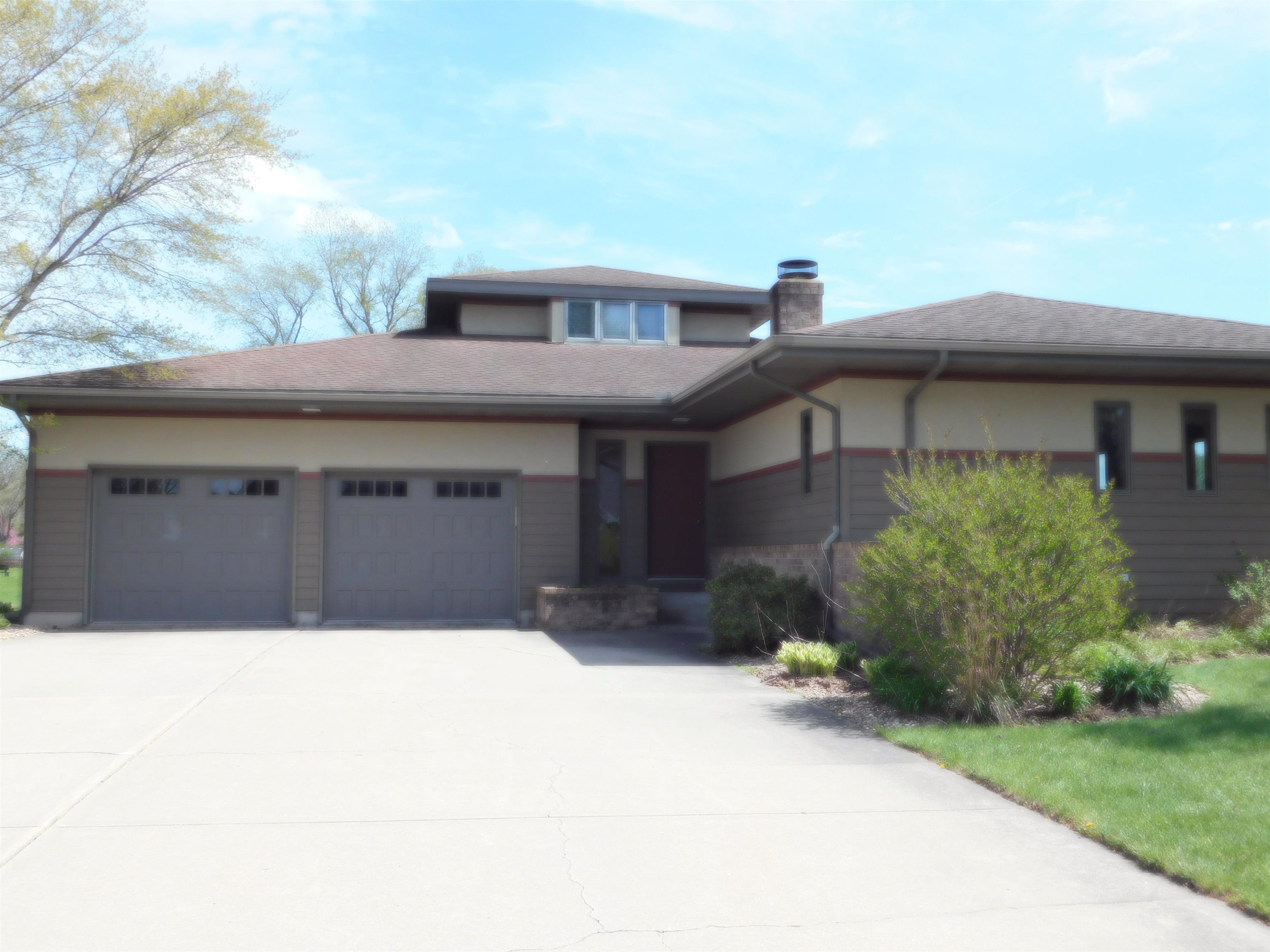 555 North Washington Street Spring Green, WI 53588 - Photo 4 of 52