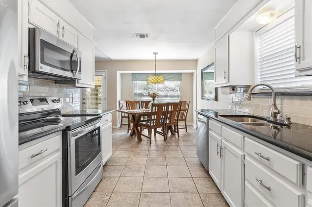 $320,000 | 3402 Hialeah Drive, Arlington, TX 76017