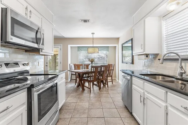 $320,000 | 3402 Hialeah Drive, Arlington, TX 76017