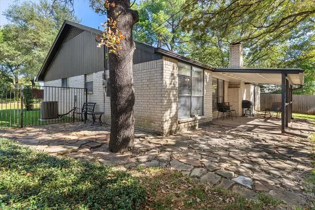 $320,000 | 3402 Hialeah Drive, Arlington, TX 76017