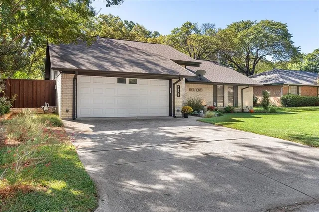 $320,000 | 3402 Hialeah Drive, Arlington, TX 76017