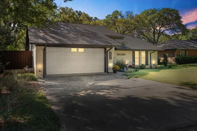 $320,000 | 3402 Hialeah Drive, Arlington, TX 76017