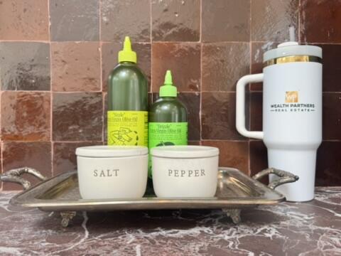 70710 Frank Sinatra Drive Rancho Mirage, CA 92270 - Photo 39 of 65 Countertop Essentials Area