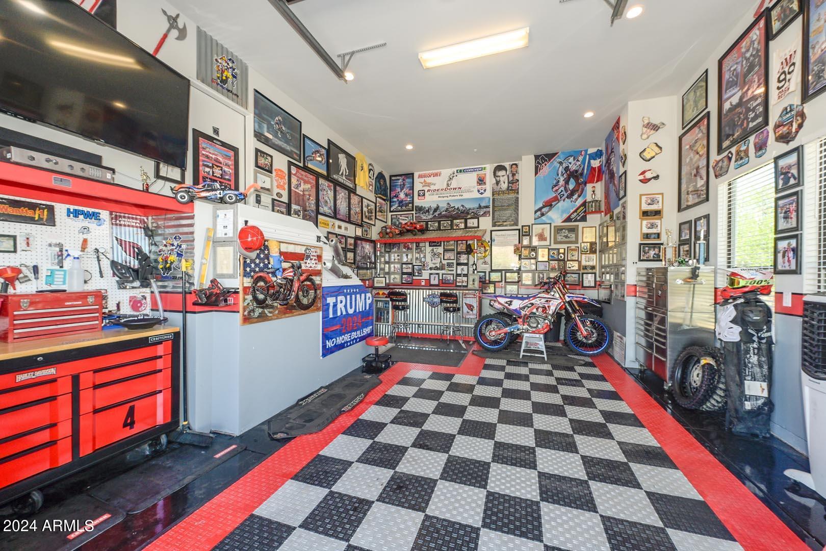 5861 East Cloud Road Cave Creek, AZ 85331 - Photo 46 of 48 Man Cave