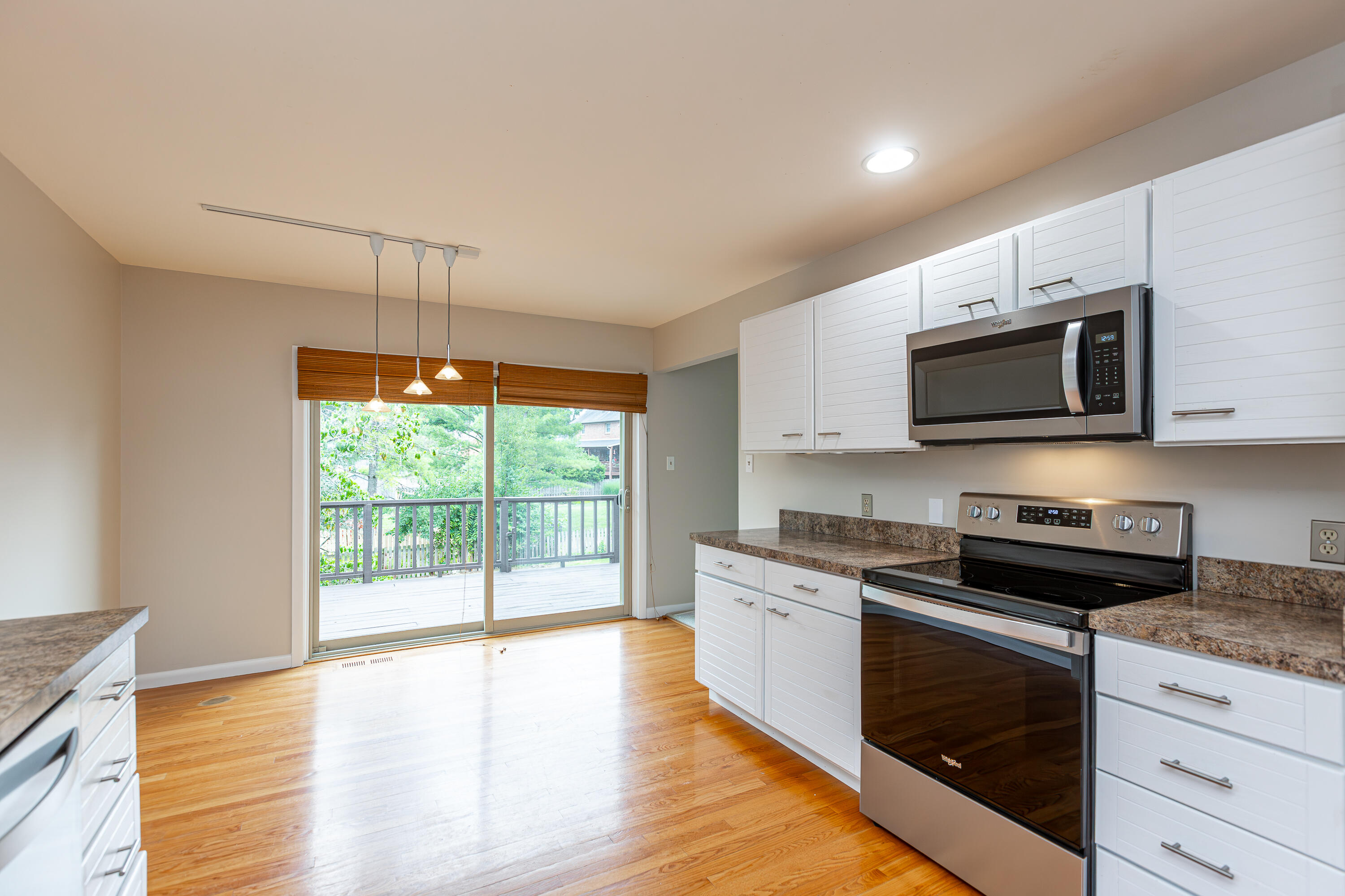 993 Rockbridge Road Lexington, KY 40515 - Photo 12 of 46 1-12