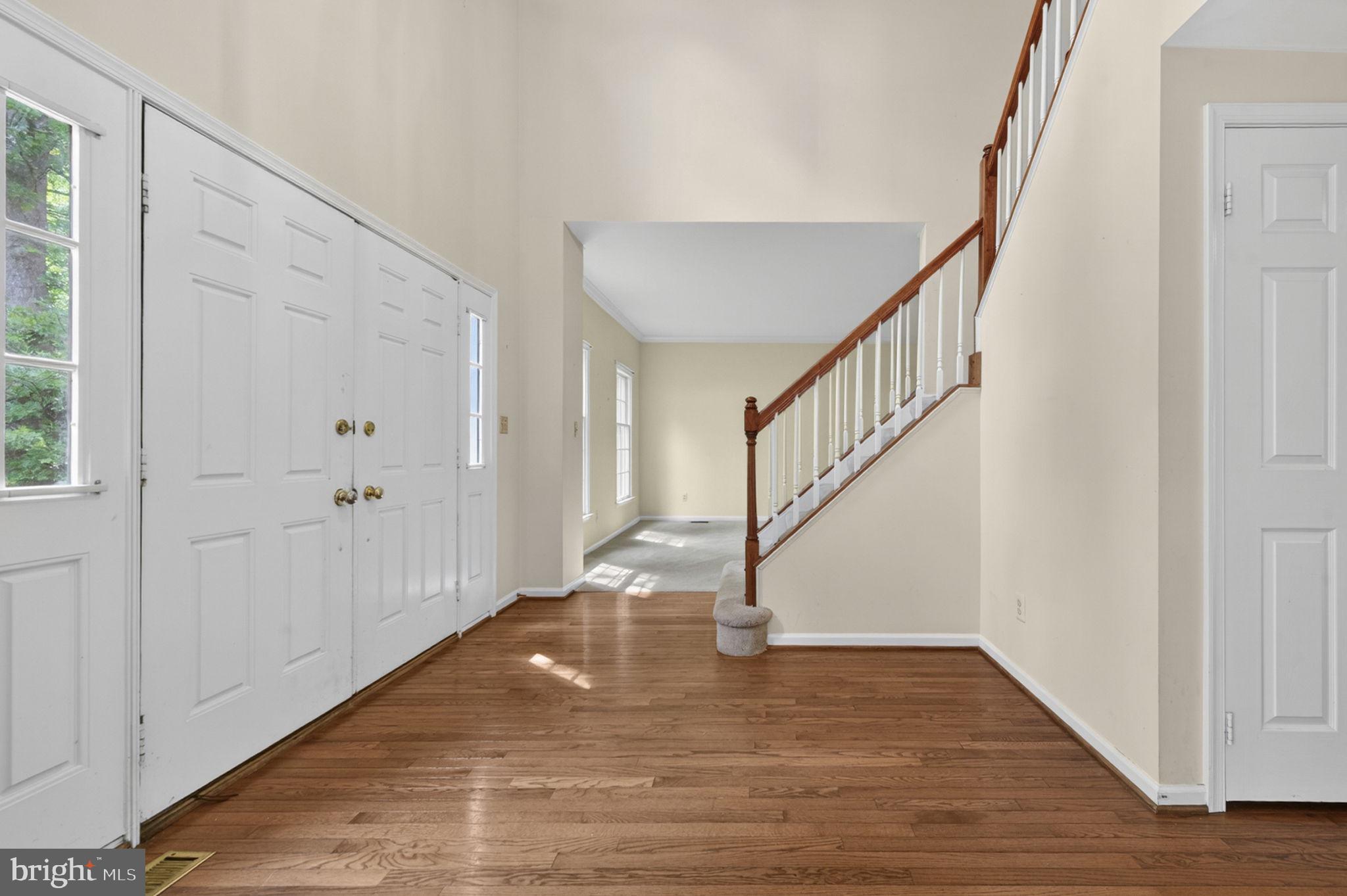 8200 Dry Ridge Road Montgomery Village, MD 20886 - Photo 5 of 85 Foyer