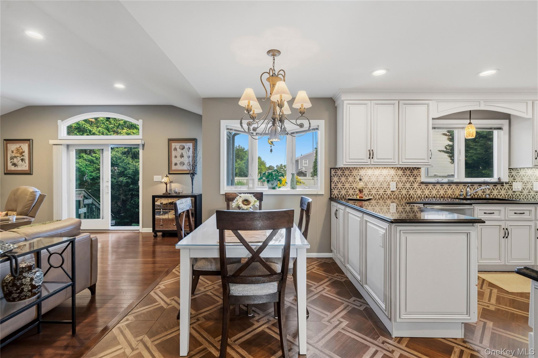 34 Admiral Road Massapequa, NY 11758 - Photo 15 of 32
