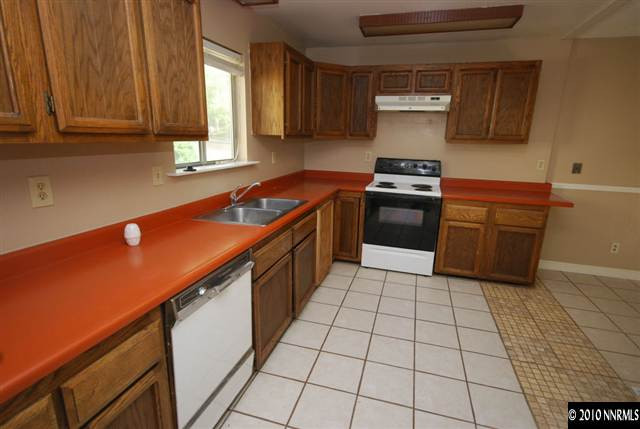 7570 Yorkshire Drive Reno, NV 89506 - Photo 5 of 9 Photo 5