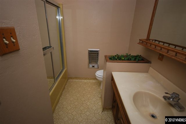 7570 Yorkshire Drive Reno, NV 89506 - Photo 8 of 9 Photo 8