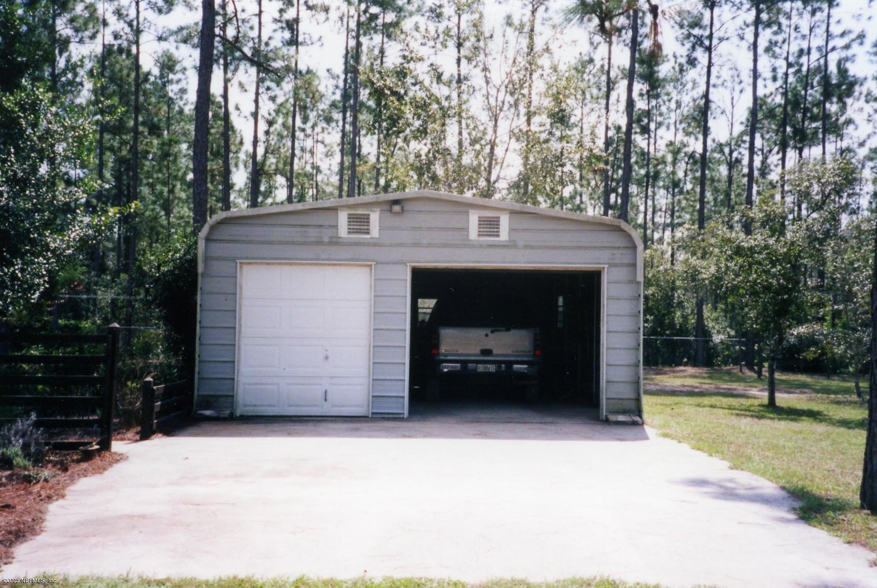Detached 1 car garage