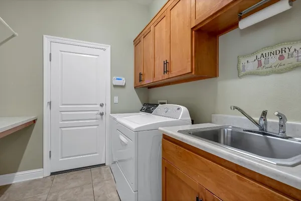 $690,000 | 3685 Wimbledon Drive, Redding, CA 96002