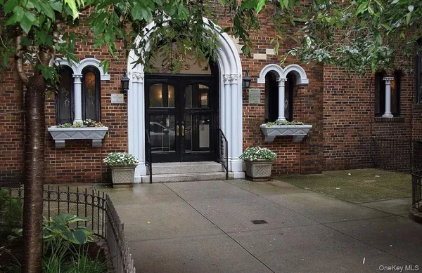 $2,400 | Undisclosed Address | Sunnyside
