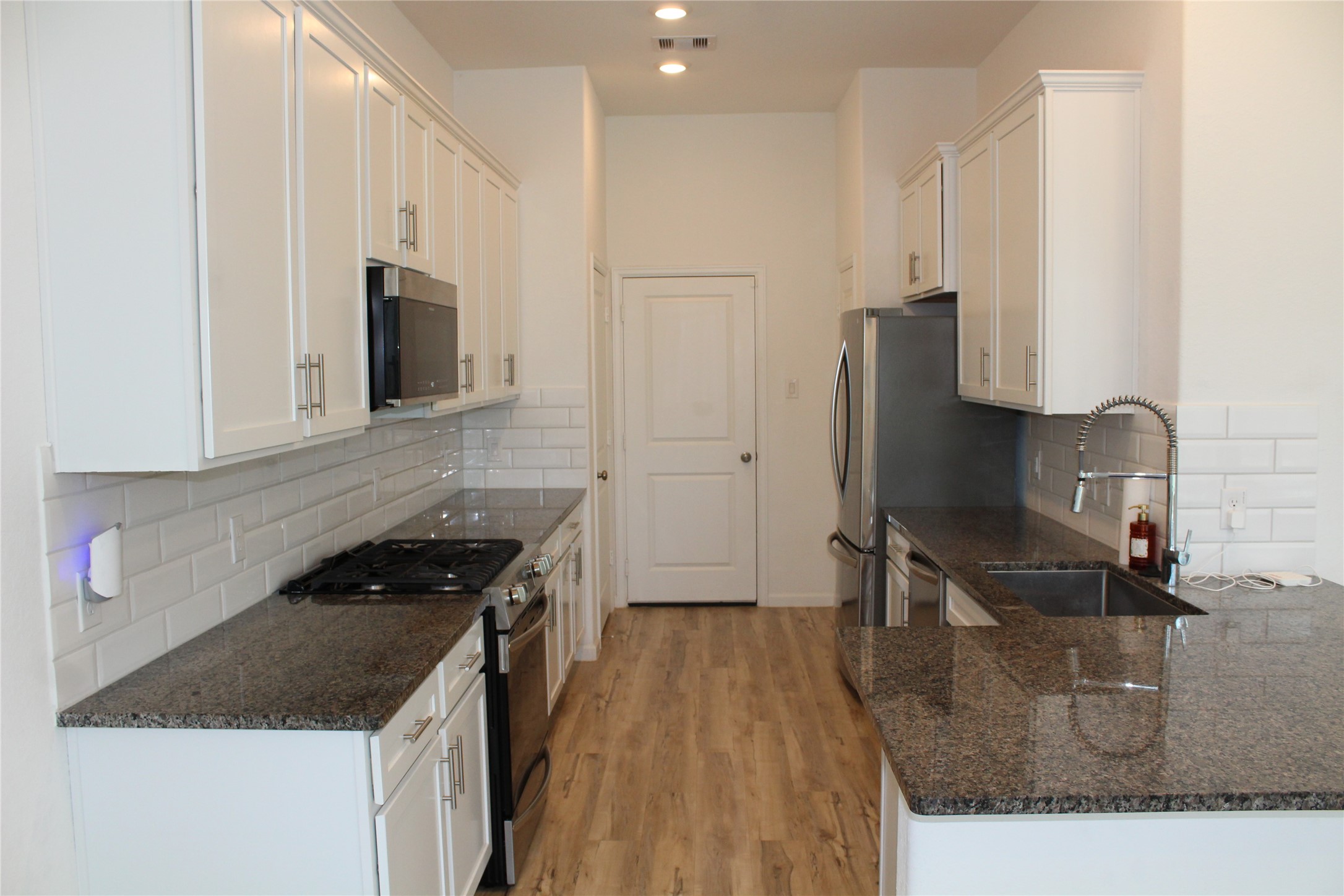 4203 Champlain Way Iowa Colony, TX 77583 - Photo 11 of 28