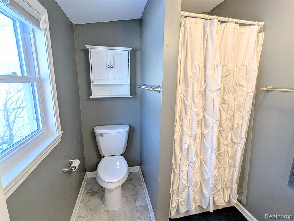 12207 Linden Road Linden, MI 48451 - Photo 7 of 54