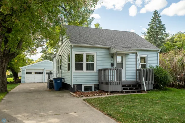 $215,000 | 407 15th Street North, Moorhead, MN 56560