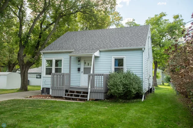 $215,000 | 407 15th Street North, Moorhead, MN 56560