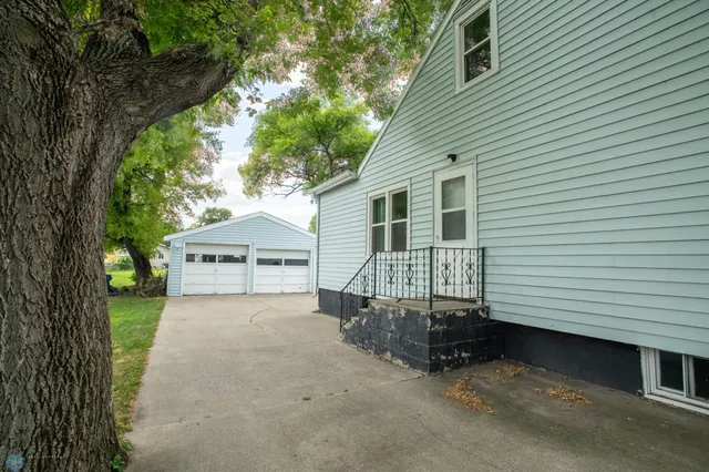 $215,000 | 407 15th Street North, Moorhead, MN 56560