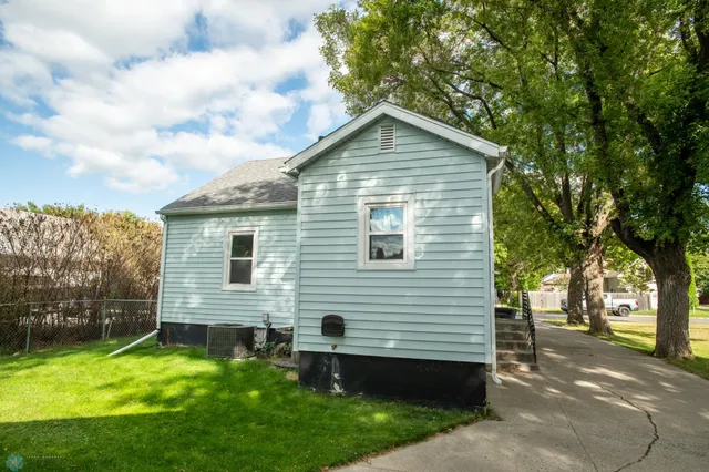 $215,000 | 407 15th Street North, Moorhead, MN 56560