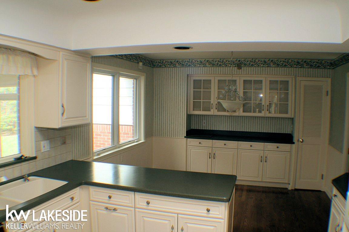 6106 Deguise Court Rochester Hills, MI 48306 - Photo 9 of 54