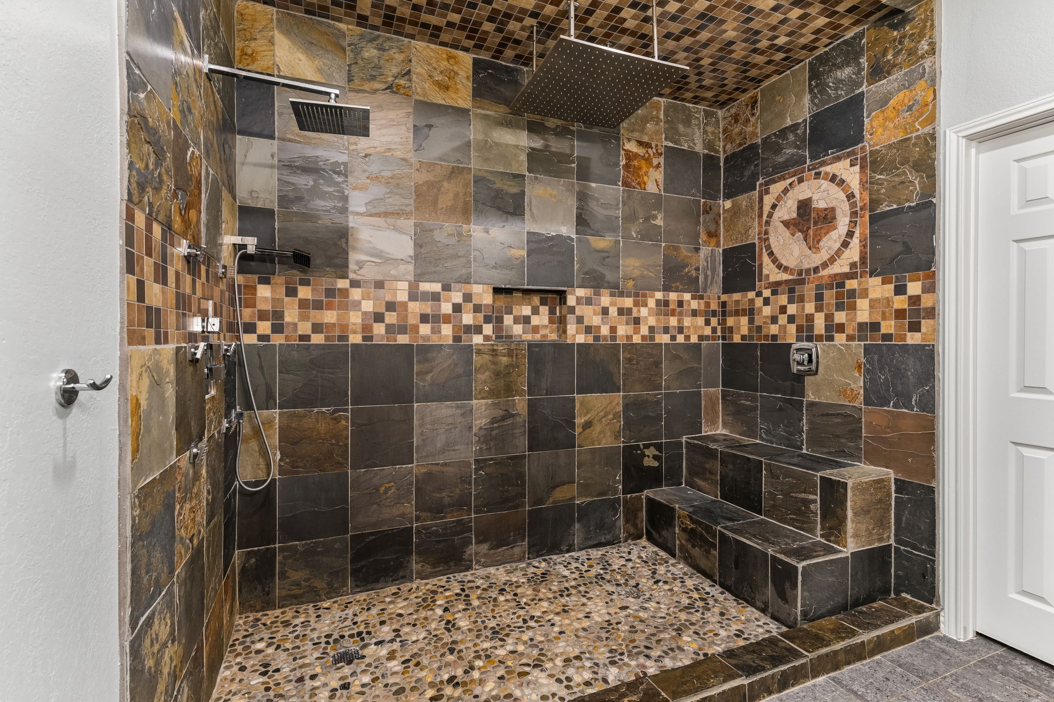 10400 O'Rourk Lane Austin, TX 78739 - Photo 14 of 33 a bathroom with a shower