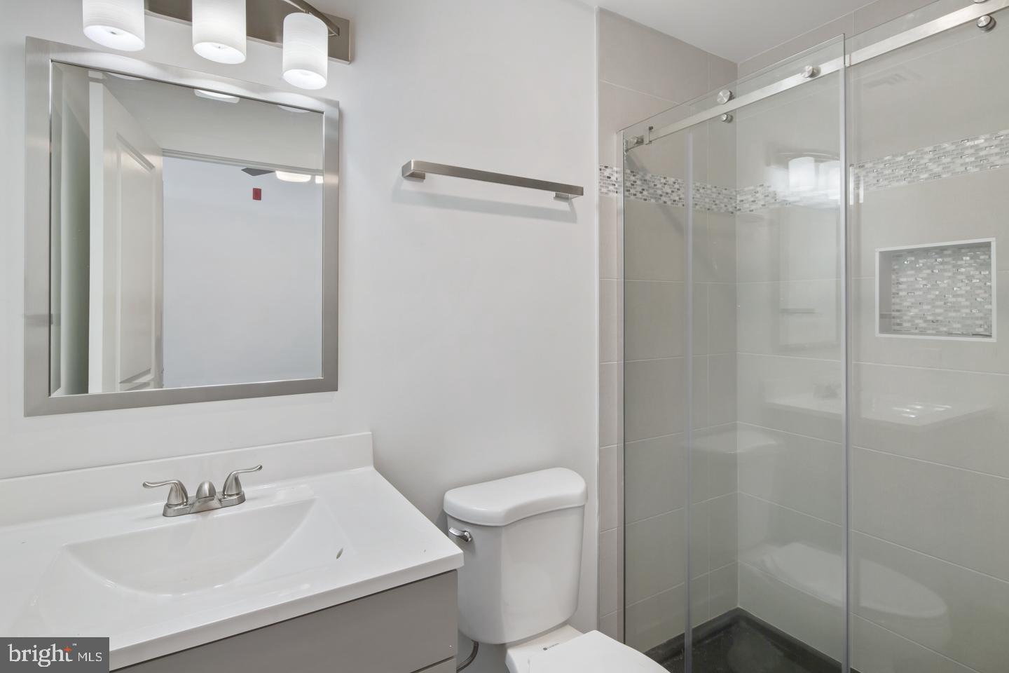 1705 Jackson Street, Unit 8 Philadelphia, PA 19145 - Photo 6 of 12