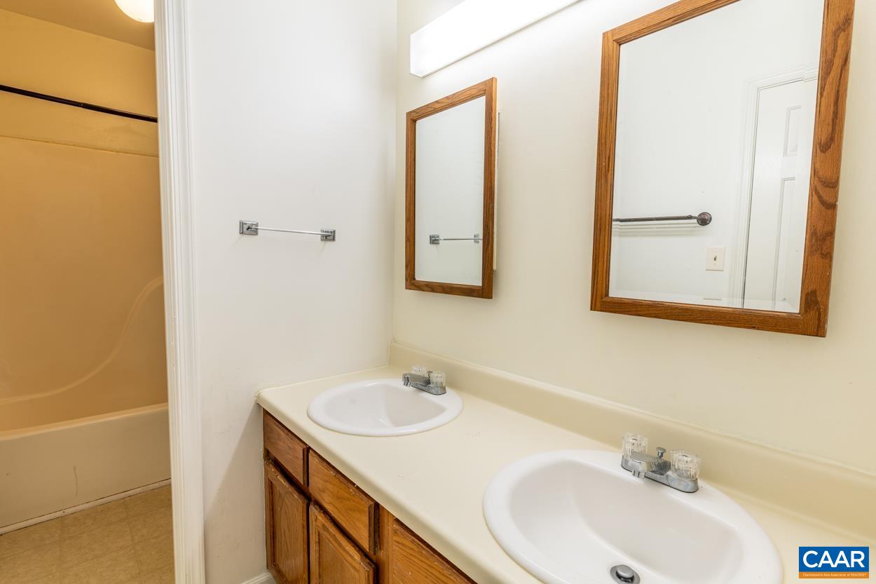 1422 Minor Ridge Court Charlottesville, VA 22901 - Photo 30 of 38 Gallery Image 30