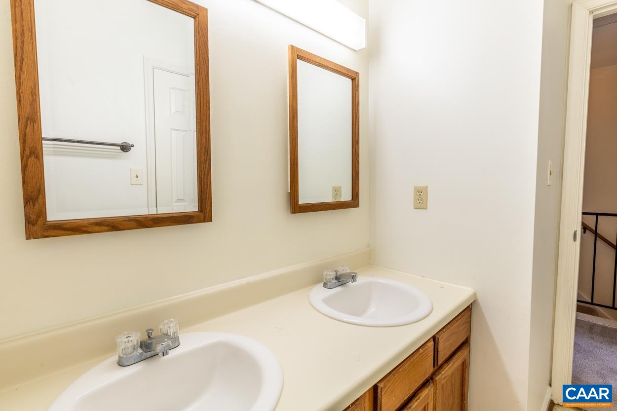 1422 Minor Ridge Court Charlottesville, VA 22901 - Photo 31 of 38 Gallery Image 31