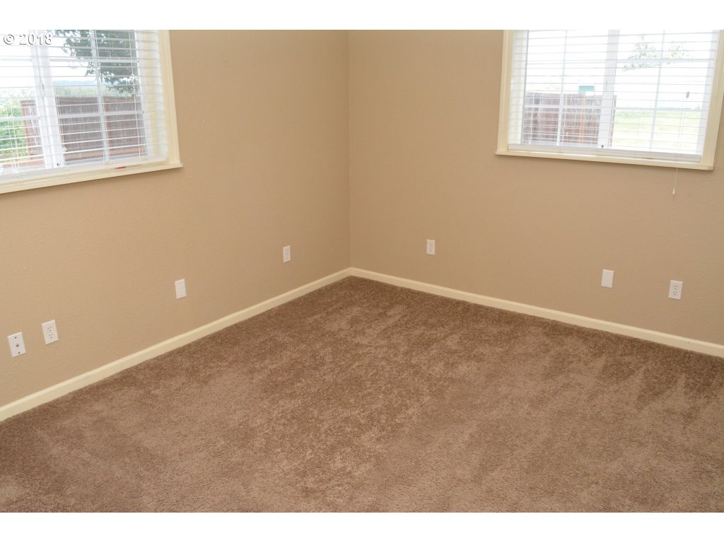 6655 South Knights Bridge Road Canby, OR 97013 - Photo 12 of 18 Gallery Image 12