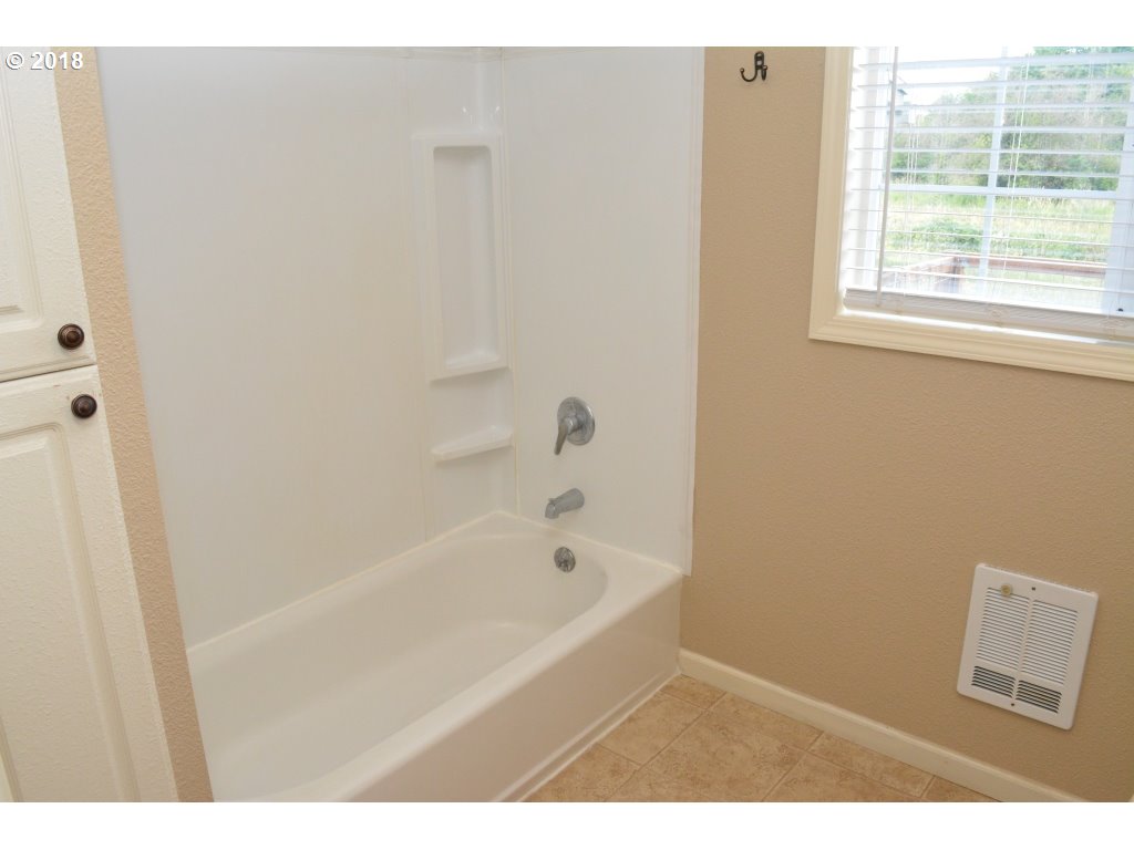 6655 South Knights Bridge Road Canby, OR 97013 - Photo 14 of 18 Gallery Image 14