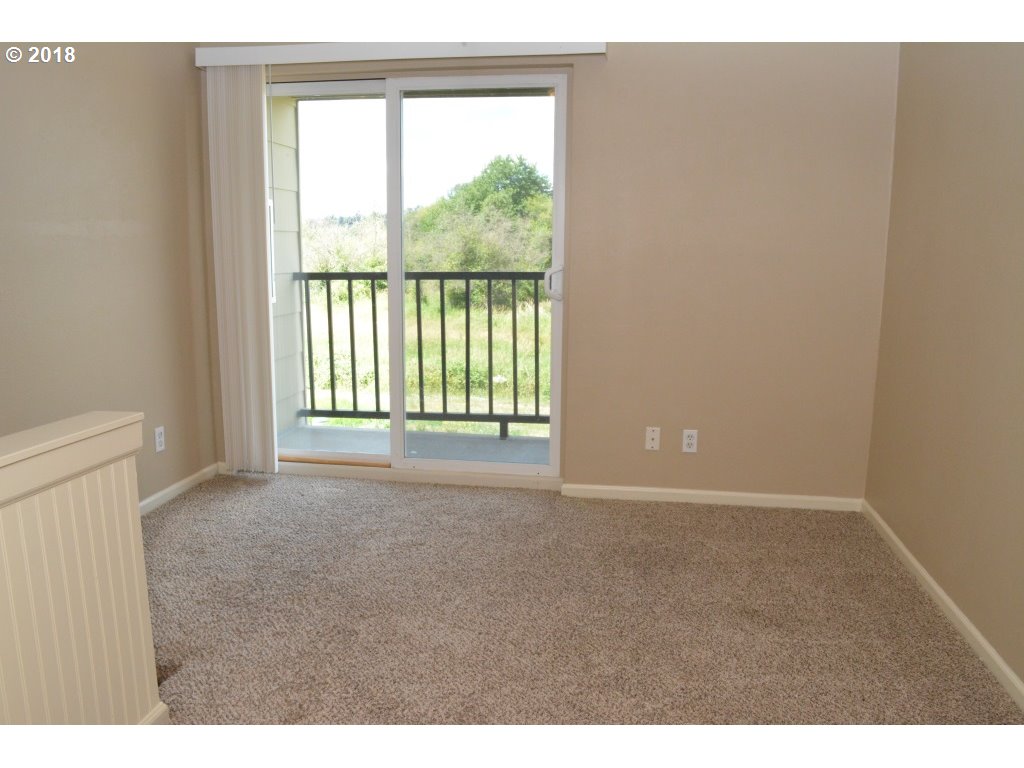 6655 South Knights Bridge Road Canby, OR 97013 - Photo 17 of 18 Gallery Image 17
