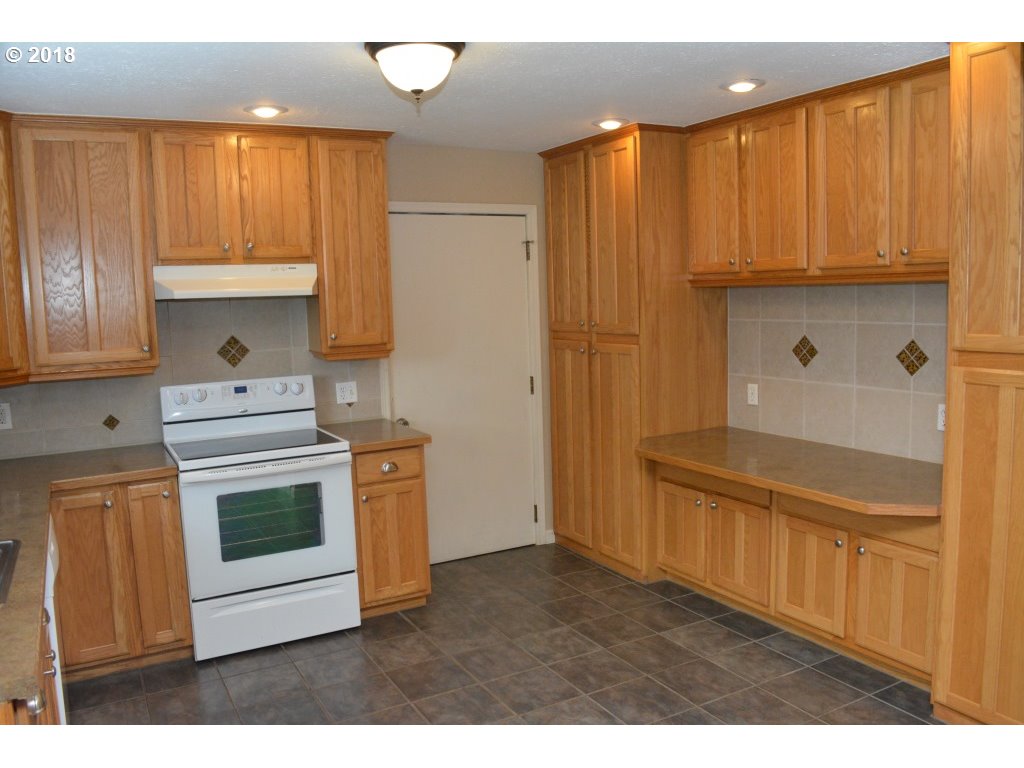 6655 South Knights Bridge Road Canby, OR 97013 - Photo 3 of 18 Gallery Image 3